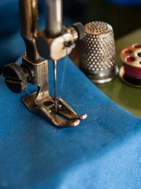 sewing-machine-1369658_1920-1024×726 